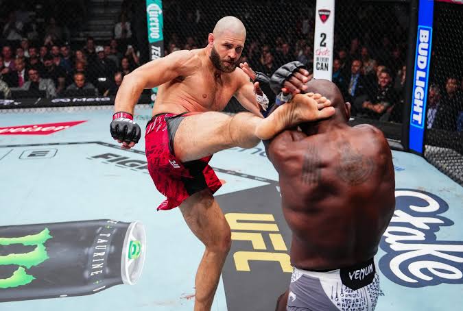 Marcin Tybura fan tweet media