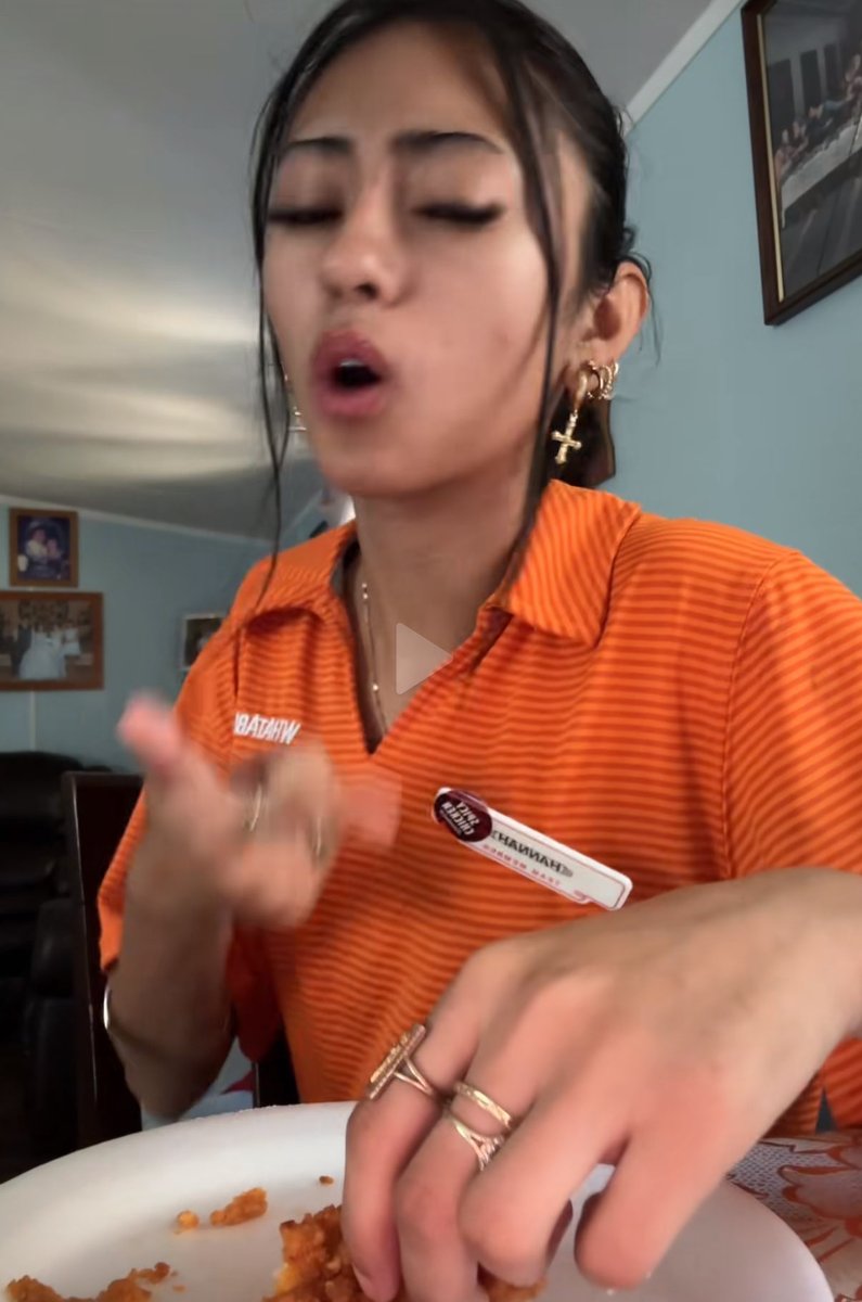 treasuredbabes's tweet photo. Whataburger Cashier Leaked TikTok’s https://t.co/kas11QJicl