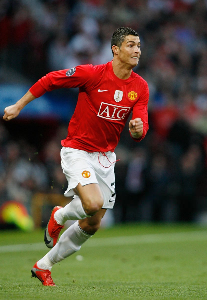 CallHimGoat's tweet image. Old Trafford, 2009 🐐