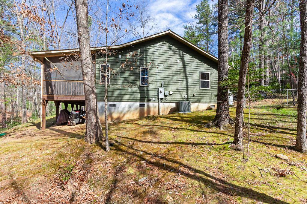 Explorer tweet media