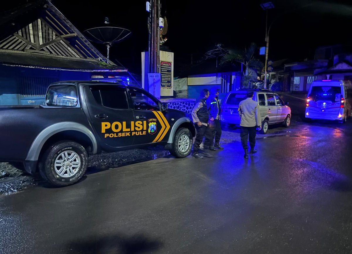 Patroli jalur protokol kecamatan pule antisipasi kejadian kriminal di wilayah