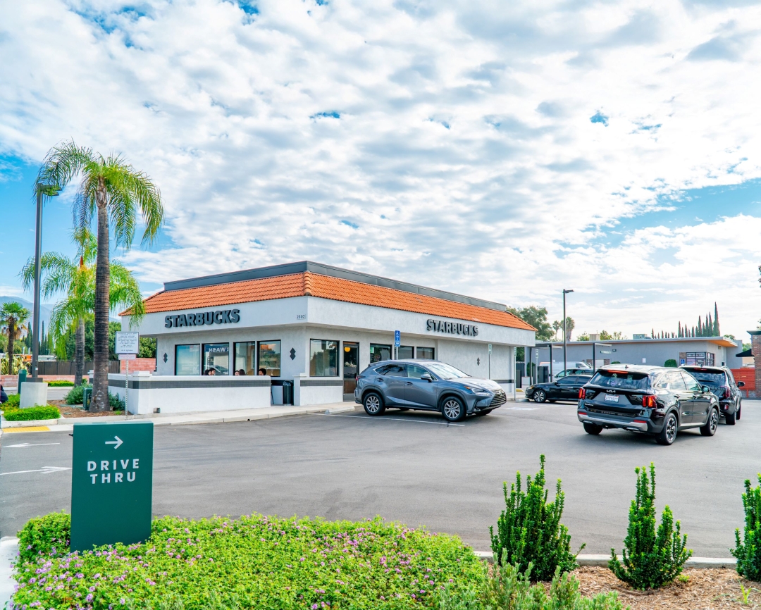 ABNewswire's tweet image. Hanley Investment Group Arranges $4.58 Million Sale of Newly Renovated Starbucks Café and Drive-Thru in Pomona, Calif. dlvr.it/TRwQSz #BuildingConstruction #Business #Finance #RealEstate #Retail