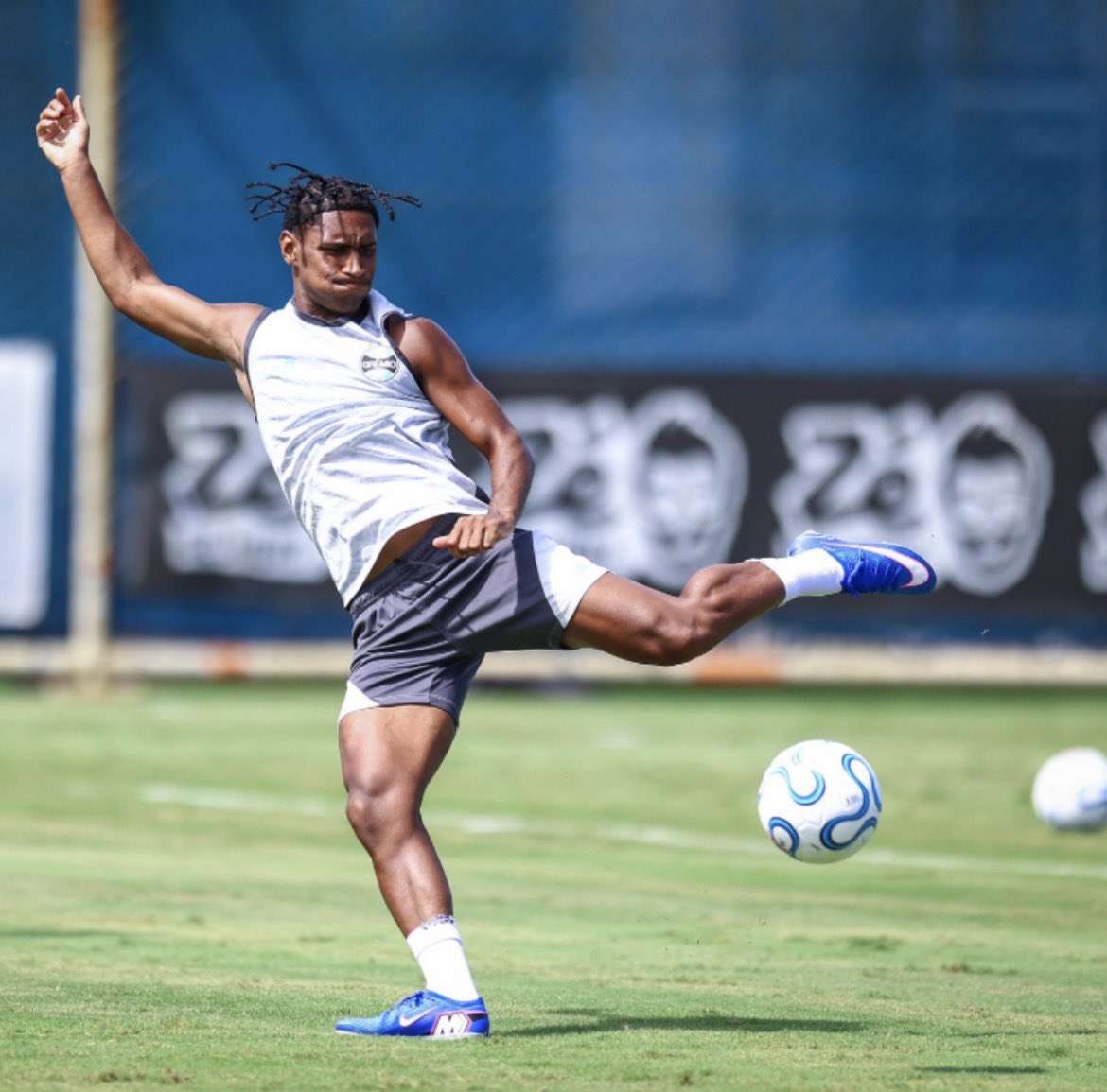 Soccer News Grêmio tweet media