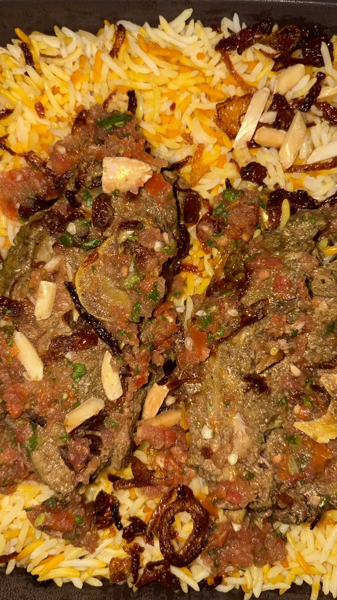 ALEAKA_CROOKS's tweet photo. #mashallah #alhumdilallah 🤩 #Yemen 🇾🇪 #Yemenis #food 🔥 #Dinner and #pizza 🍕 #moofoos #lol 😂 #lamb and #rice https://t.co/XrjpTYmdUv