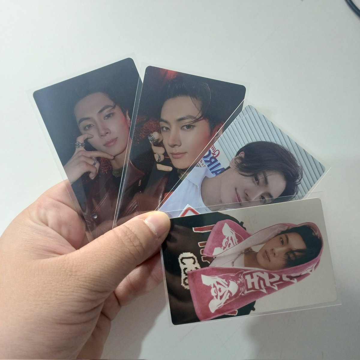Feedback positivo ✨️ para a <a href="/moonarcheryzz/">moon archery</a> que me vendeu esses photocards do Jay LINDÍSSIMOS, a ceg foi tranquila e organizada! MUITO OBRIGADAAAAAAA, chegou tudo direitinhooooo 💗🤏🏻✨️