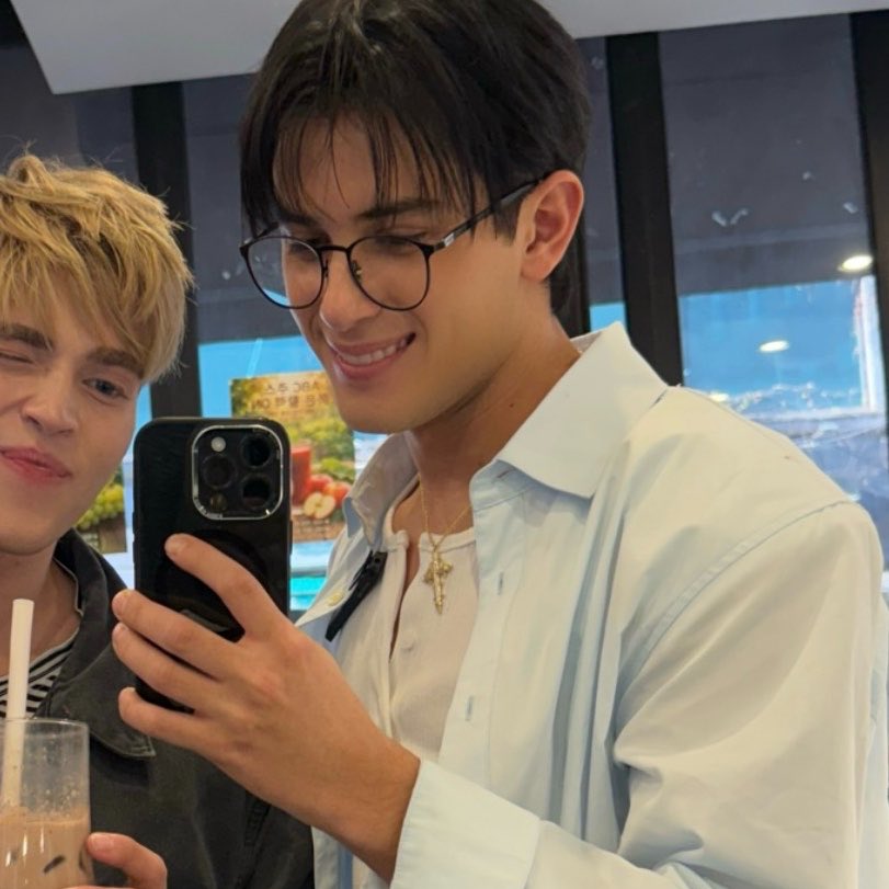 nico ٠࣪⭑ DUAL tweet media