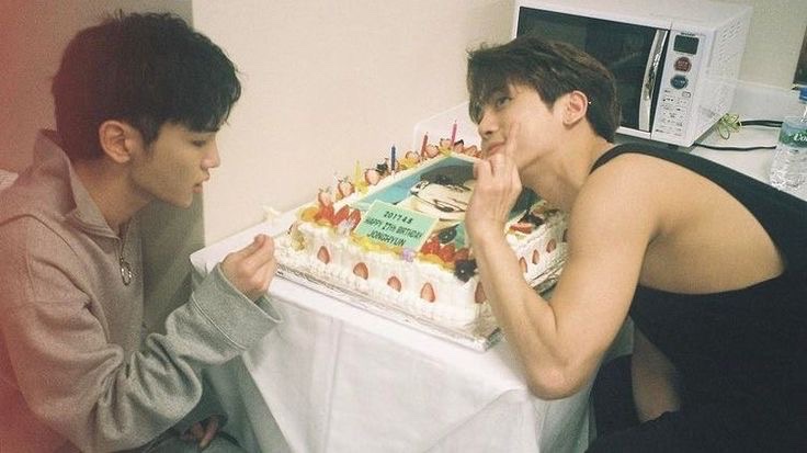 hourlykkb's tweet image. #KEY #키 #キー #SHINee #샤이니 @SHINee 

#종현이의_서른여섯번째_봄
#HAPPY_JJONG_DAY