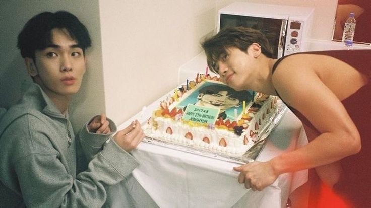 hourlykkb's tweet image. #KEY #키 #キー #SHINee #샤이니 @SHINee 

#종현이의_서른여섯번째_봄
#HAPPY_JJONG_DAY