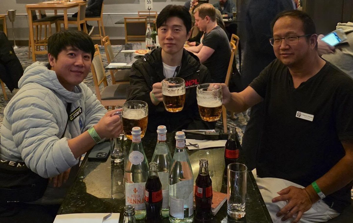 이분은 정말 꾸준히 지노 사진 주시네
정말 ㄱㅅ하시다