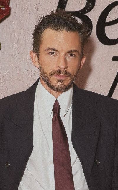 ✨ jonathan bailey lovebot ✨ tweet media