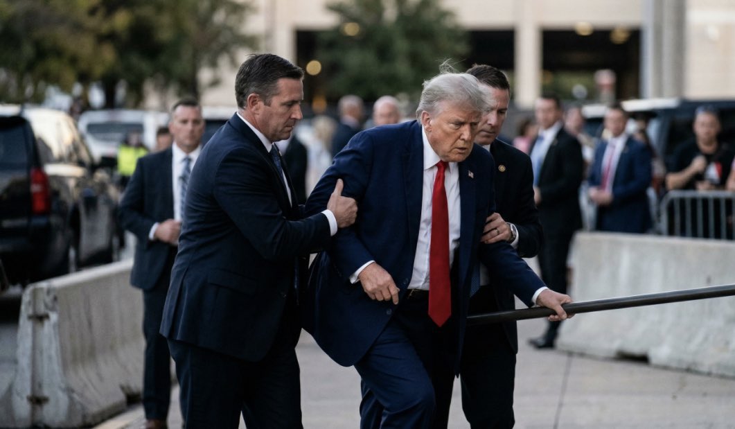 Eagles FLY JS. 🇺🇸 tweet media