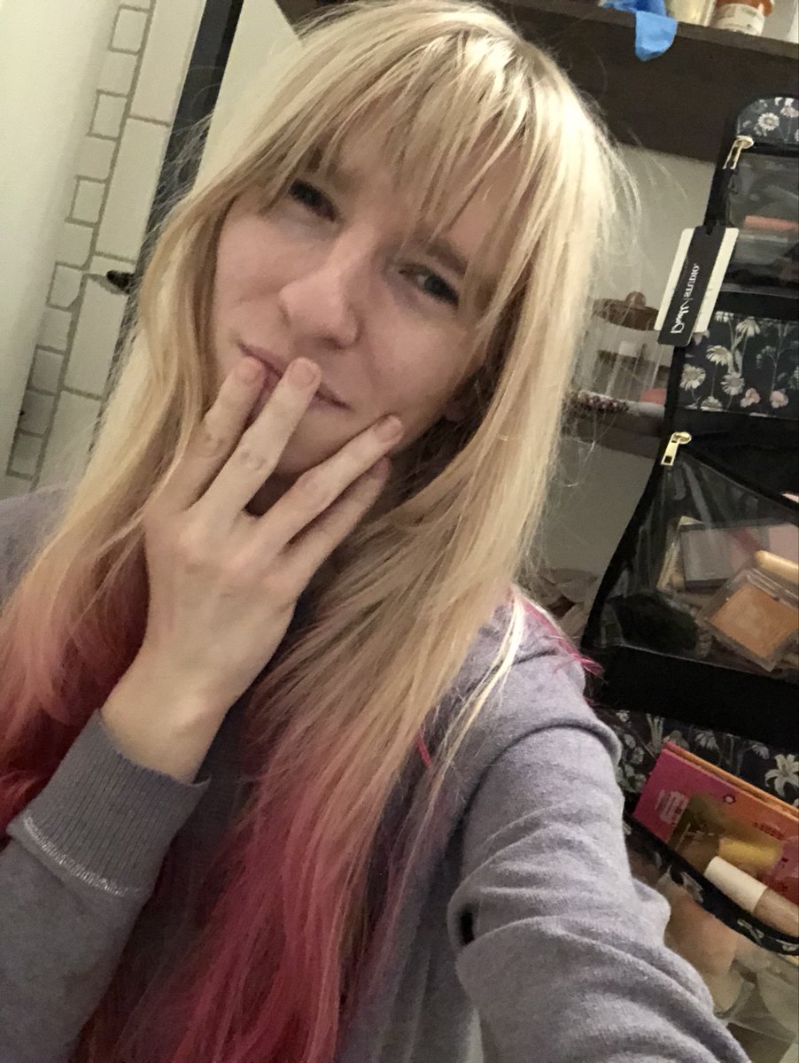 Remi (Rem Fatale) tweet media