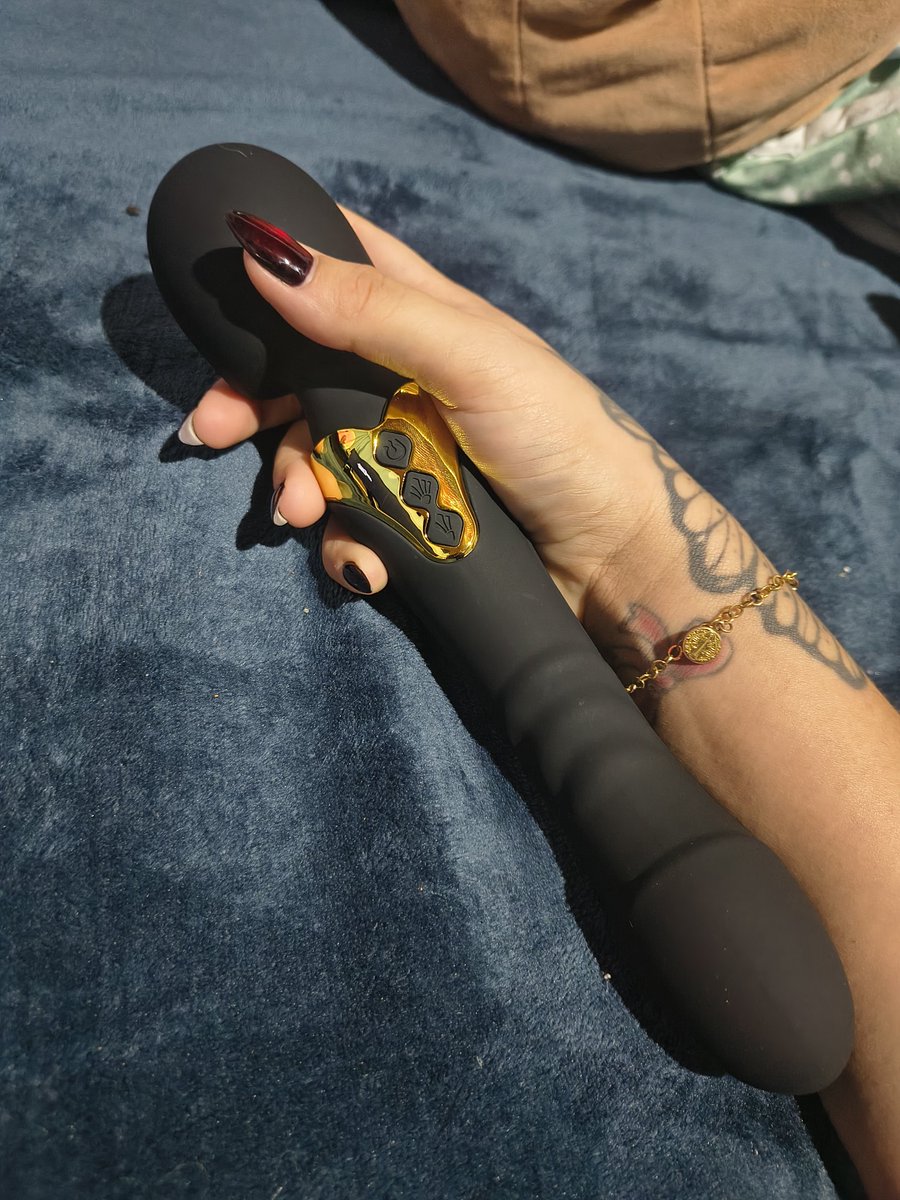 Lascivious tweet media