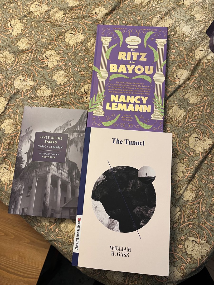 katpburke's tweet image. hey gang just because it’s #TunnelTuesday doesn’t mean you can’t make it a #LemannParty as well!! #bettertogether