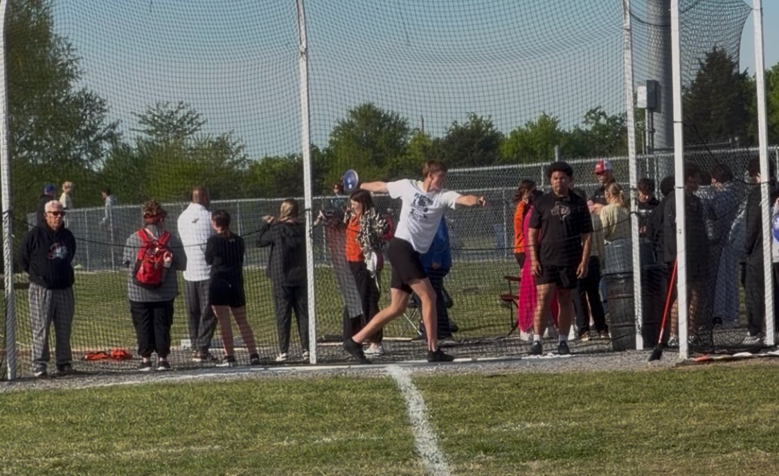 Noah_B_Adams43's tweet image. 🥏 District Champ 🥏
🚾 Beat my previous PR by 14’
🐺 Beat the field by 29 feet. 
#JuniorYear #HuntAsOne 
@CoachBSmithey @coach_leed