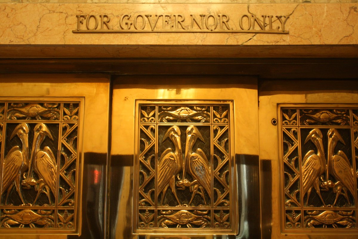 StephenGarone's tweet image. Not just the governor can appreciate the elevator doors in State Capitol in #BatonRouge, one of the #top5 #buildings in #Louisiana. Discover more at stephentravels.com/top5/buildings… 🇺🇸