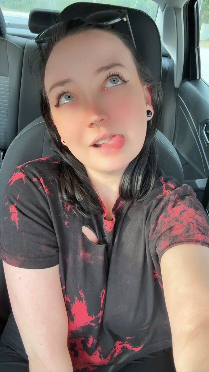 Two hours until our first ever dbd killa stream… please enjoy this long car ride deep photo of me XD
#DBD #DBDCommunity