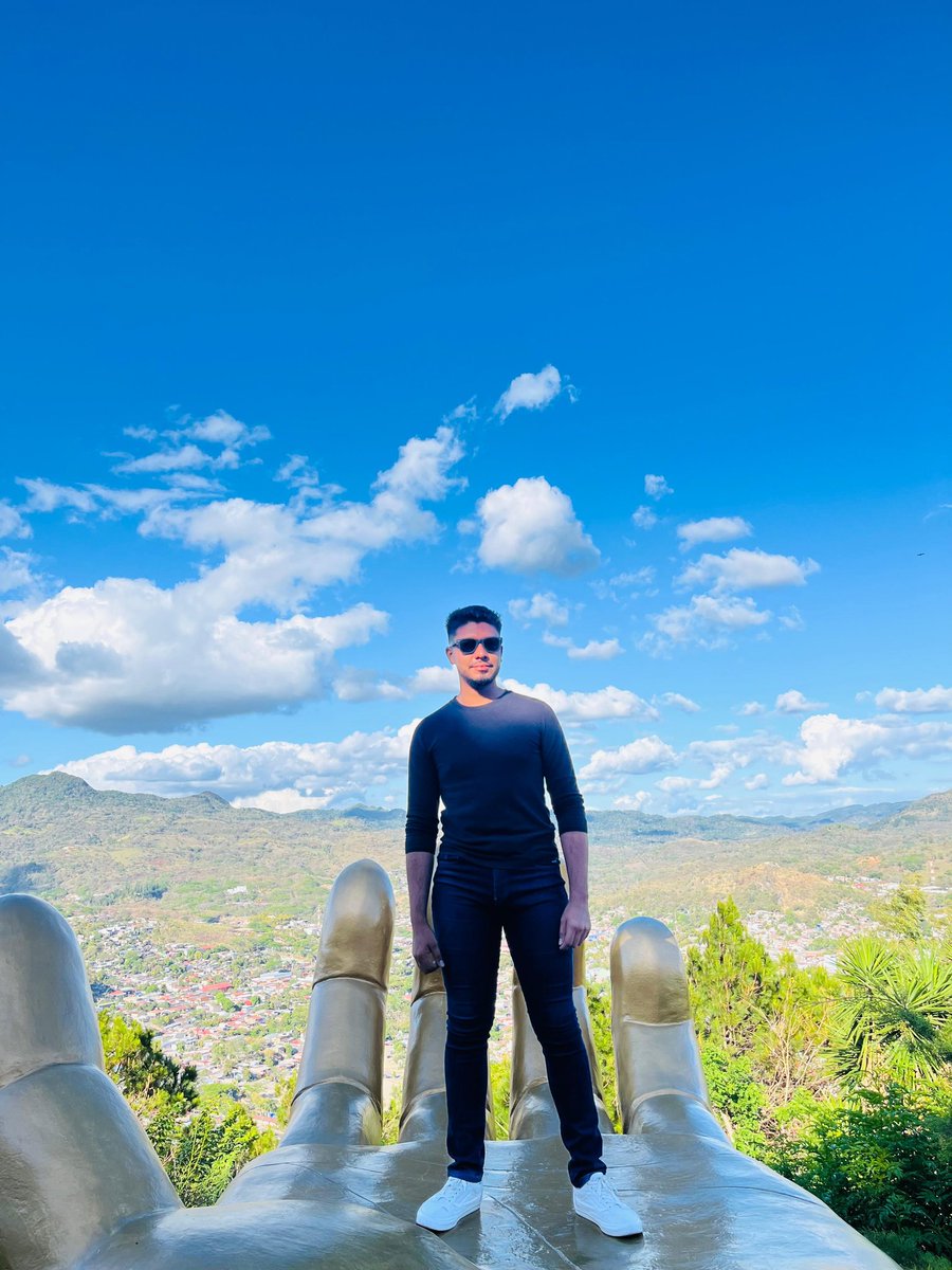 ErvingHernande7's tweet photo. ⛰️🧭 la vida se siente ligera a veces https://t.co/edz8wBlqdv