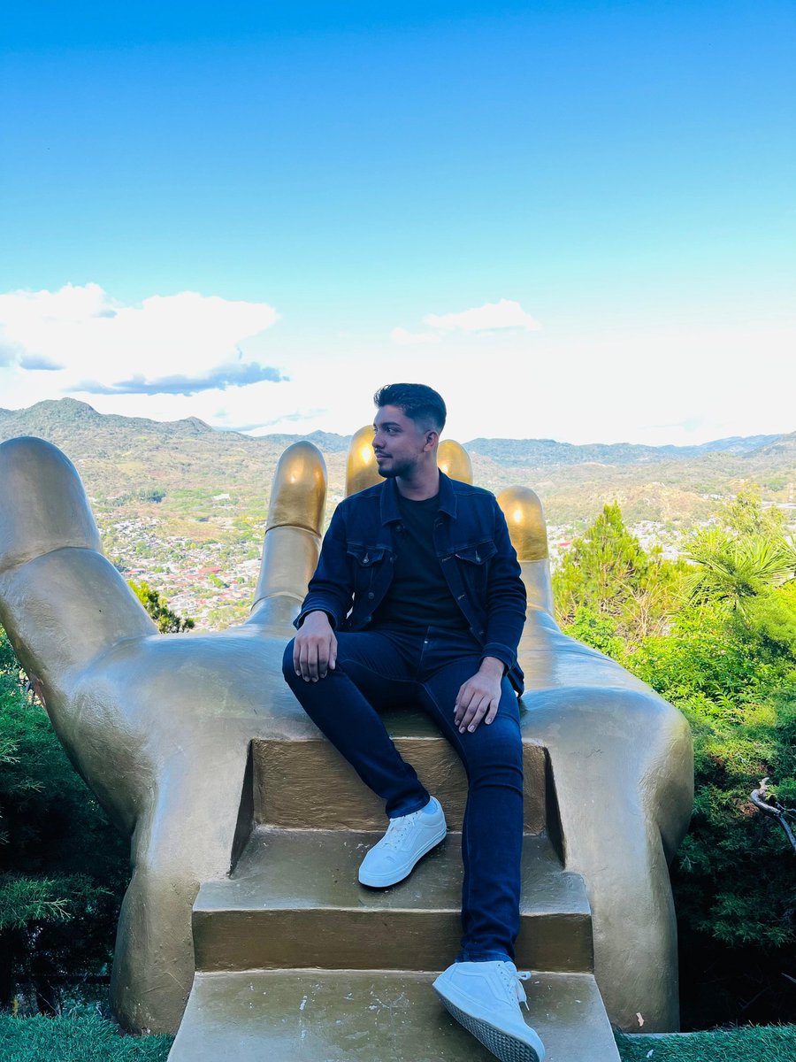 ErvingHernande7's tweet photo. ⛰️🧭 la vida se siente ligera a veces https://t.co/edz8wBlqdv
