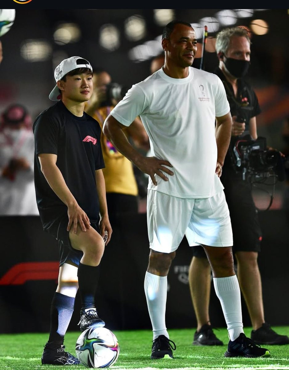 levivis²² ⁴¹ presidente da yukination 🍁 tweet media