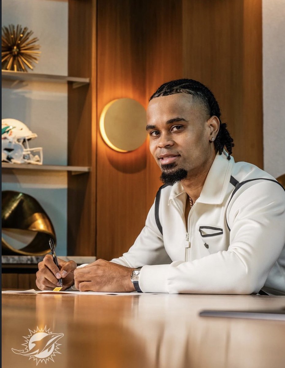 Dolphins Muse tweet media