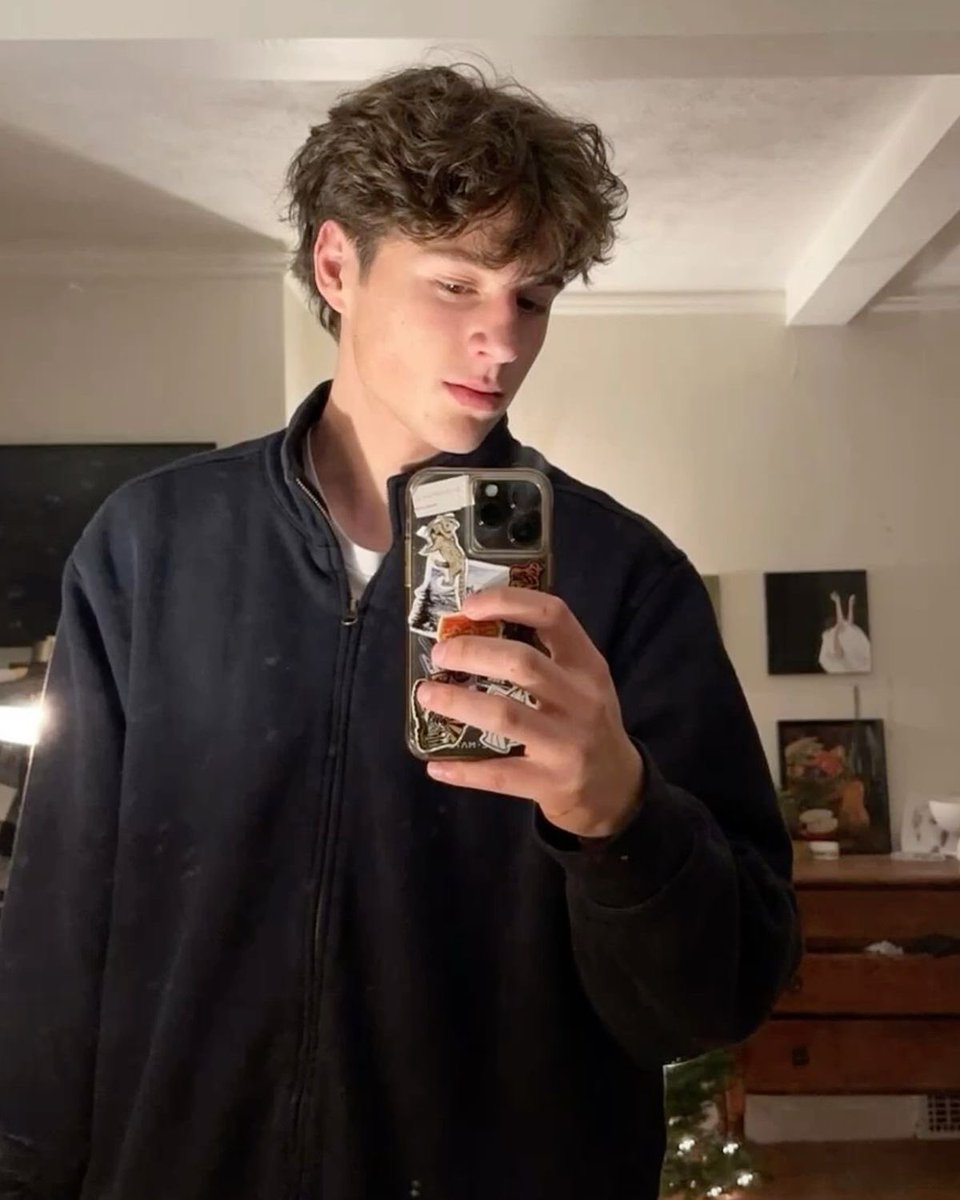 jonathan. tweet media