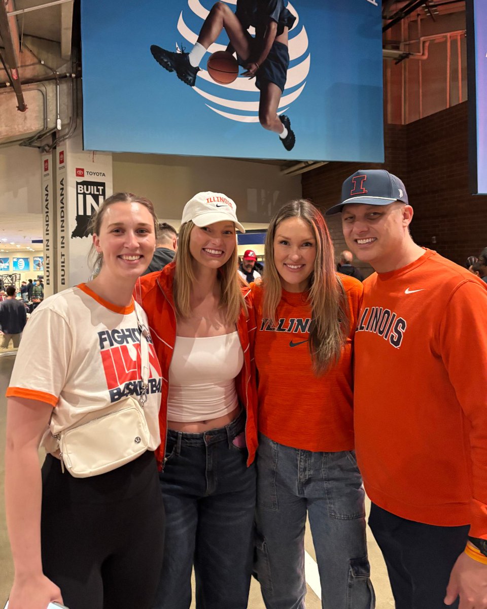 Illinois Volleyball tweet media