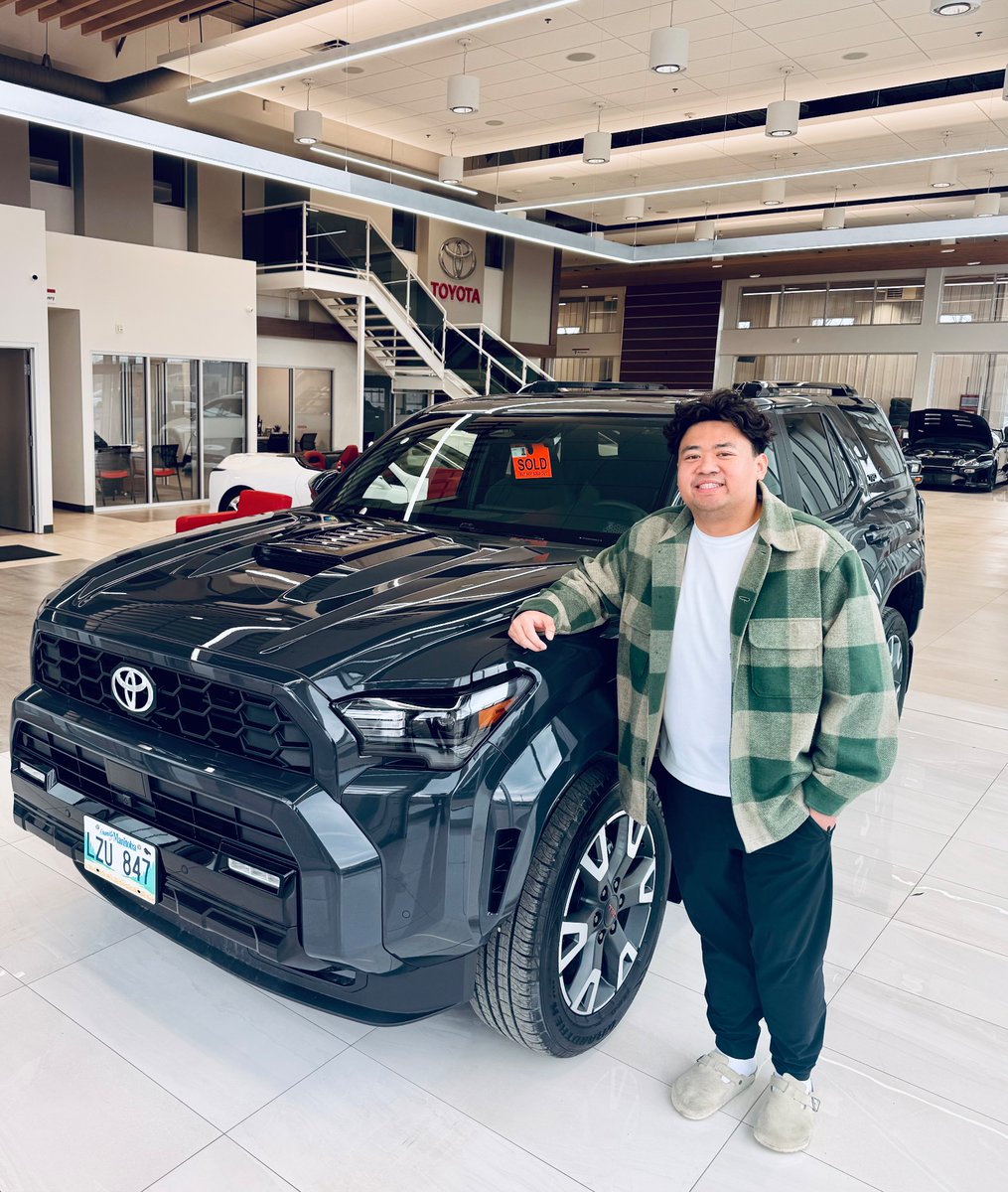 PrecisionToyBdn's tweet image. Another exciting delivery today!
Anfernee picked up his brand new TRD Sport 4Runner in Underground Grey. 
Thank you for choosing Precision Toyota, Anfernee. Enjoy every kilometre! 

📍 404 18th St N
📞 204-725-0508
🌐 precisiontoyota.ca

#PrecisionToyotaBrandon #BrandonMB