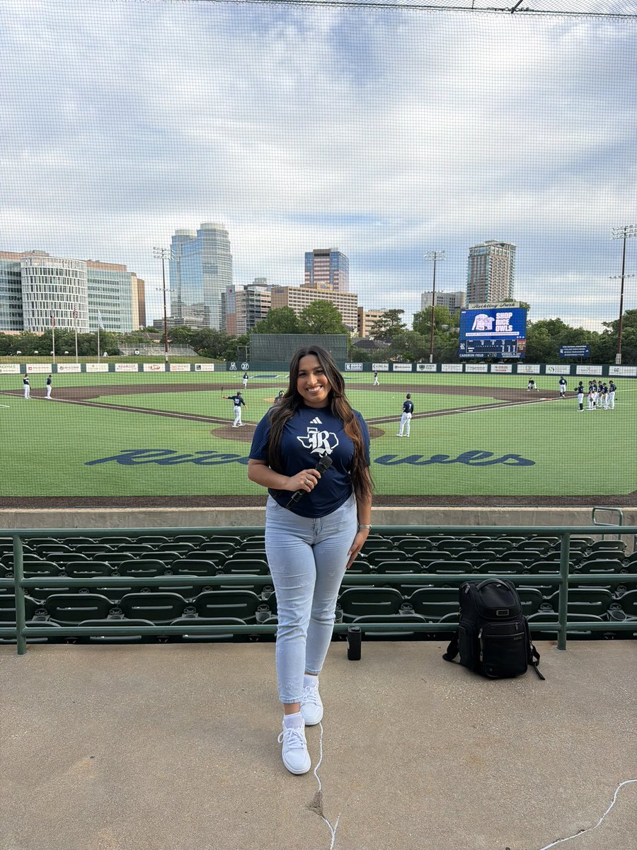 _lexxkiara24's tweet photo. Booked &amp; busy with Rice Baseball! 💙🦉 https://t.co/QAQ2CumLMK