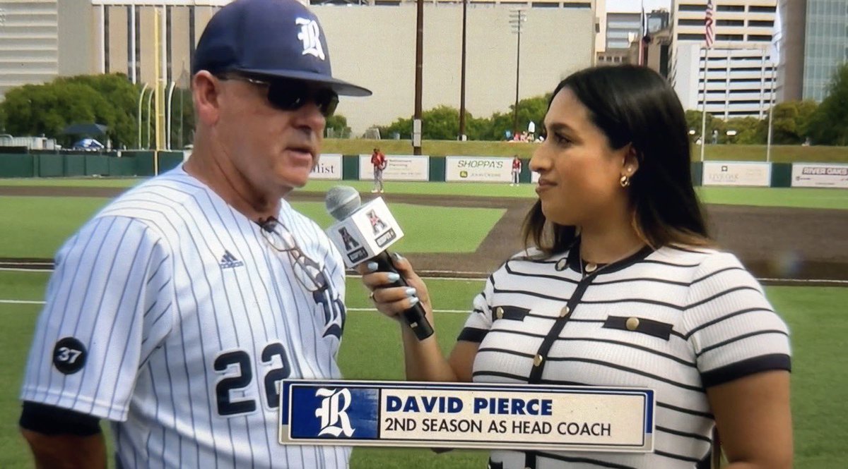 _lexxkiara24's tweet photo. Booked &amp; busy with Rice Baseball! 💙🦉 https://t.co/QAQ2CumLMK