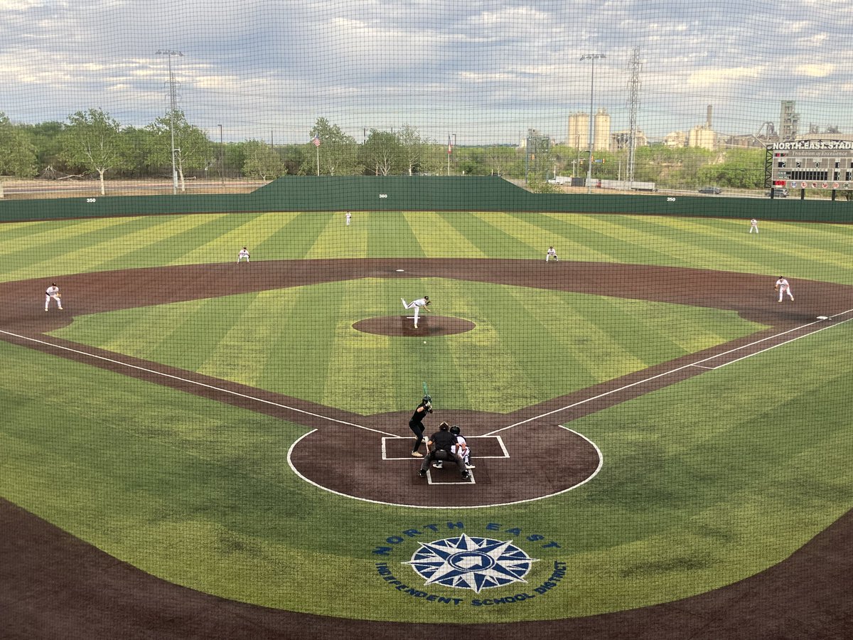 mrpricectj's tweet photo. Back at the Sports Park for a big #TXHSbaseball rivalry! Doing the PA gig for @ReaganBaseball1 v. @saWCbaseball this evening. @csa_wc @reaganwayrhs @ilovemychargers @Rattlersports @neisdathletics @TxHS_Baseball @sanantoniohss @SABaseballCoach @THSBCA @hinojosa_david @TSPKoos https://t.co/Guf2eOzyLM