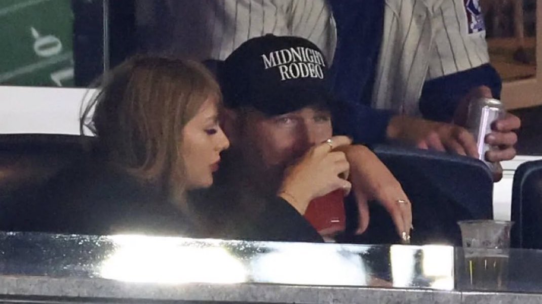 dearsswiftie's tweet photo. im obsessed with them <3 https://t.co/KpivCekoge