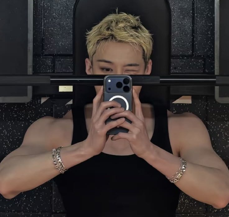 pusheenlino's tweet image. ! #Chanin mini au 🔞 !
                 The Final Reward 🐰

Es Pascua, y Jgn decide prepararle una búsqueda de huevos de chocolate a su novio por todo el jardín.

Lo que Chn no sabe es que el verdadero "premio final" no tiene nada que ver con chocolate.