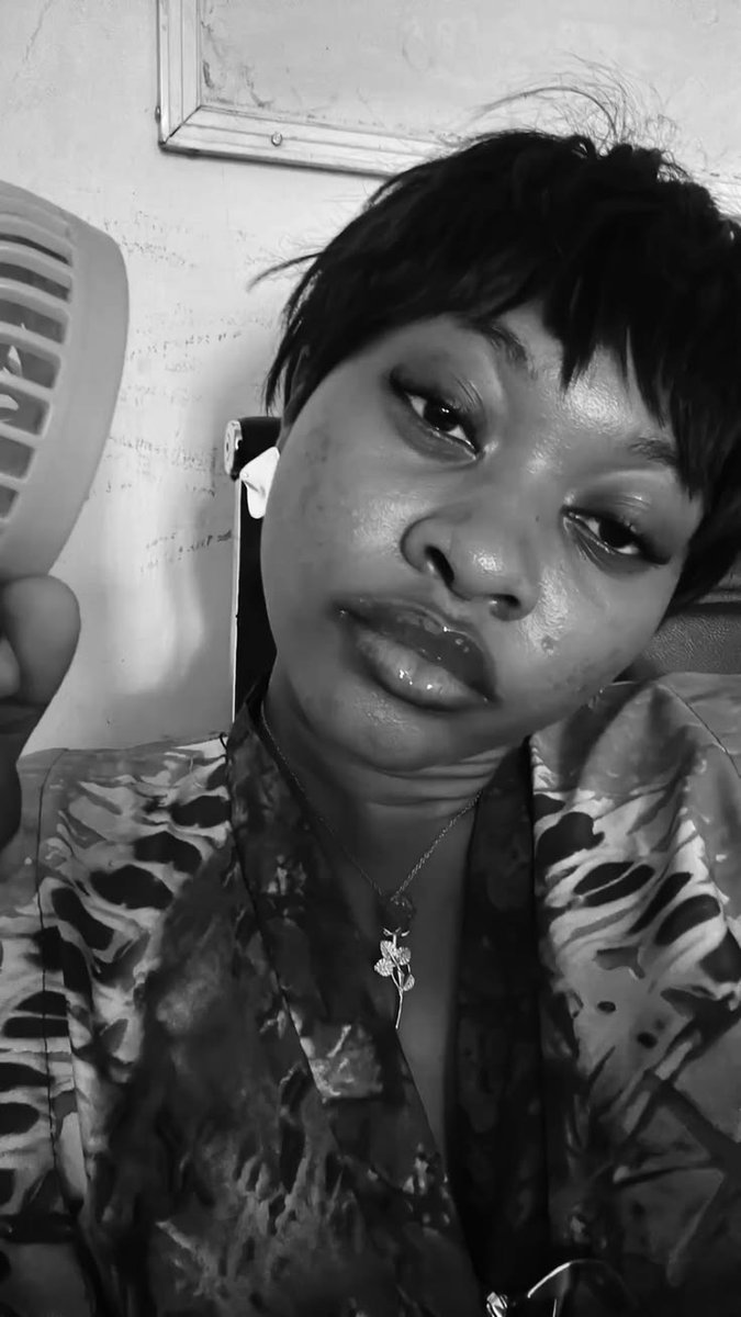 Vicky🌹🦋 tweet media