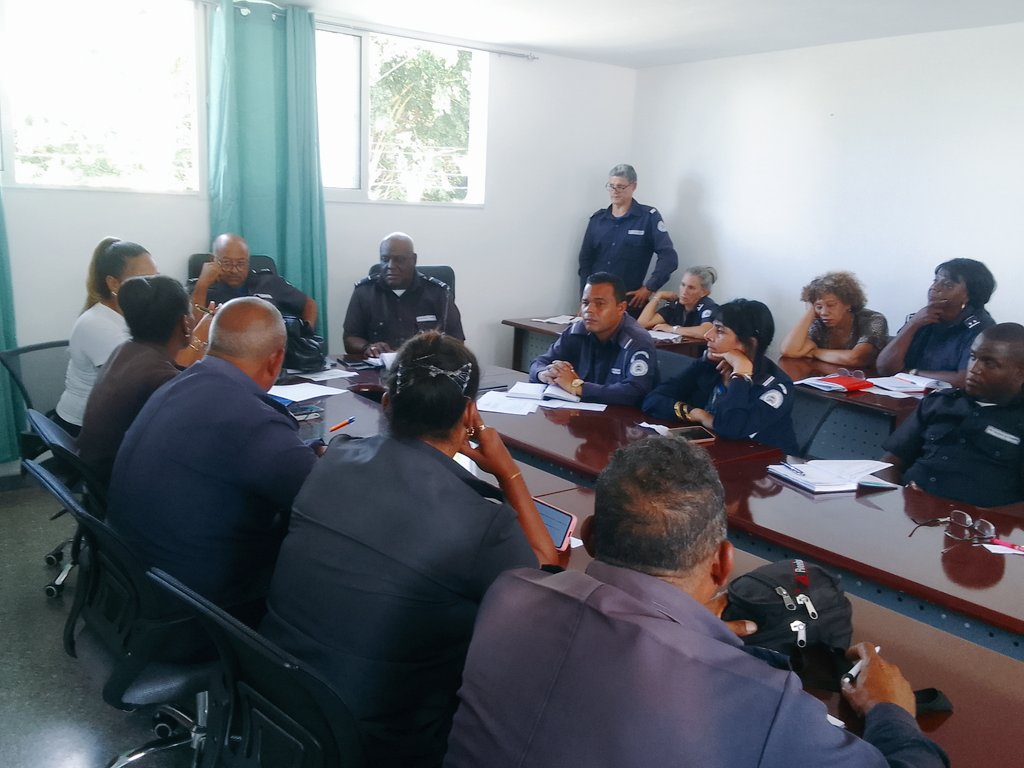 La Dirección General de Transporte de #LaHabanaDeTodos realiza su reunión del núcleo del PCC analizado temas medulares para el cumplimiento adecuado de la prestación de sus servicios y rinde cuentas la Dirección de Desarrollo. #CubaEstáFirme #CubaVencerá.