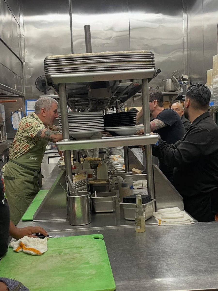 Crossroads Kitchen tweet media