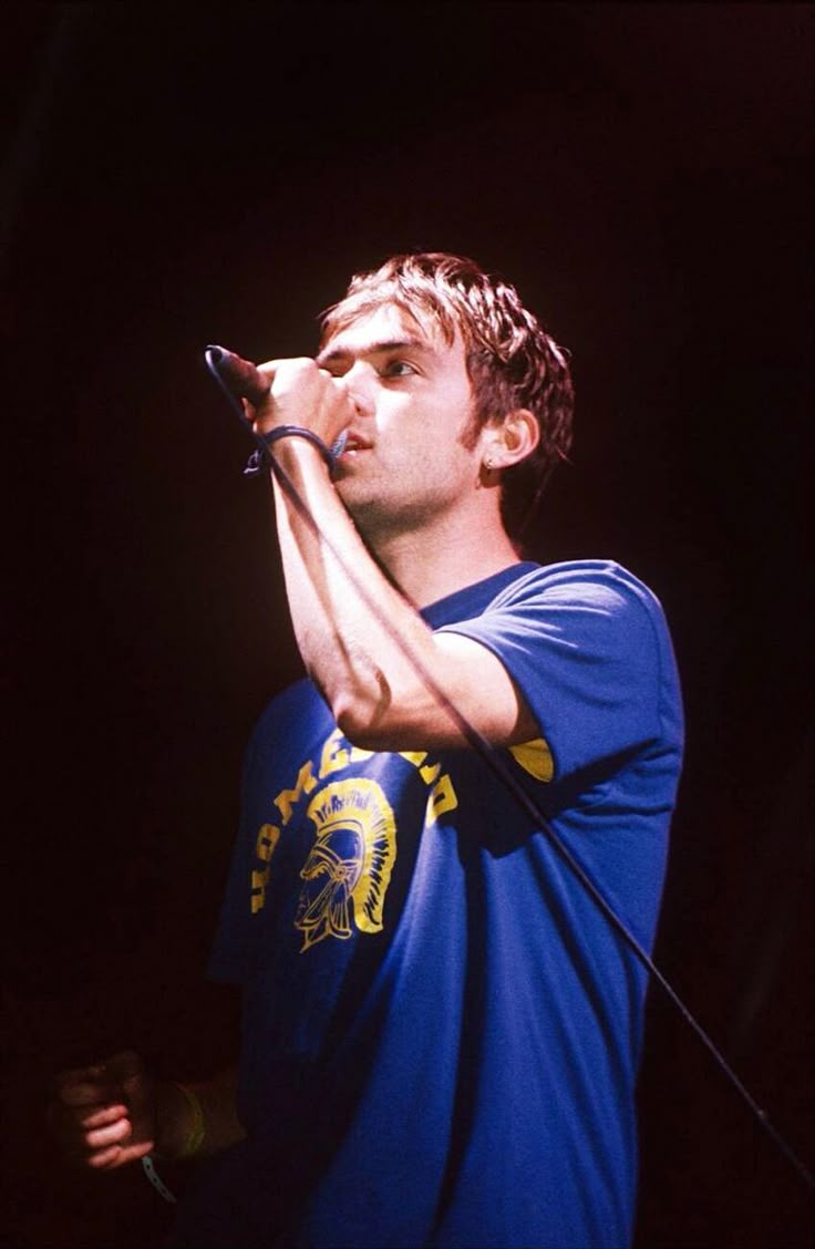 archive damon albarn tweet media