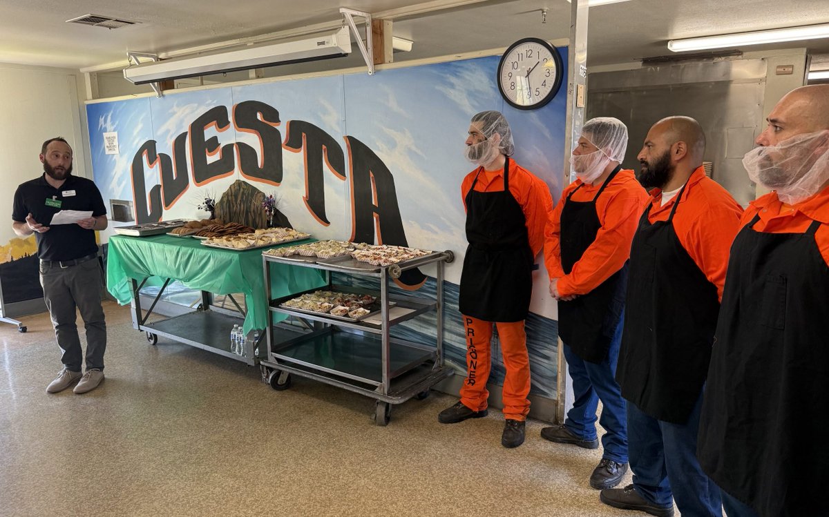 CACorrections's tweet image. The 23rd cohort of the #CulinaryArts Program offered by @Cuesta_College and the California Men’s Colony graduated March 19. Individuals who completed the program spent the course working hands-on in a commercial kitchen, building culinary skills, and earning their ServSafe cert.