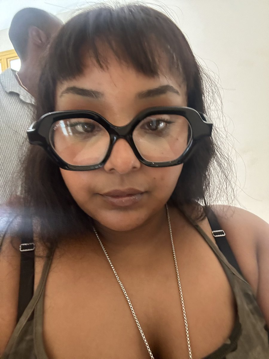 ሪሻን tweet media