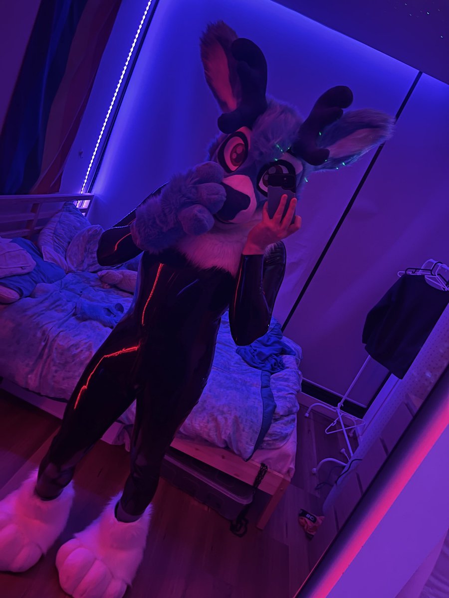 LewdCharlie2's tweet photo. All this but also shiny ✨ https://t.co/J5rbNVvE9y