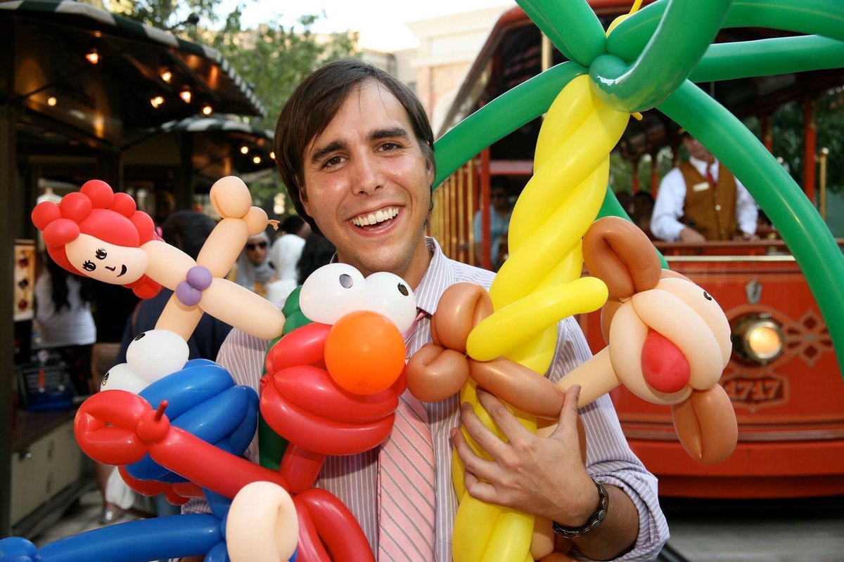 SACHMSK's tweet photo. SACHM is in search of 2 balloon artists for Cultural Village 2026, July 1st in Wascana Park, Regina. If you or someone you know has a passion for balloon art, loves kids and would like more info about this paid opportunity, please email contact@sachm.org or send us a DM! 🎈💗☀️ https://t.co/EGq0MGyJVJ