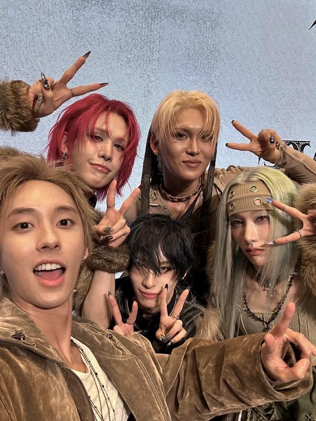 theo 🐏 tweet media