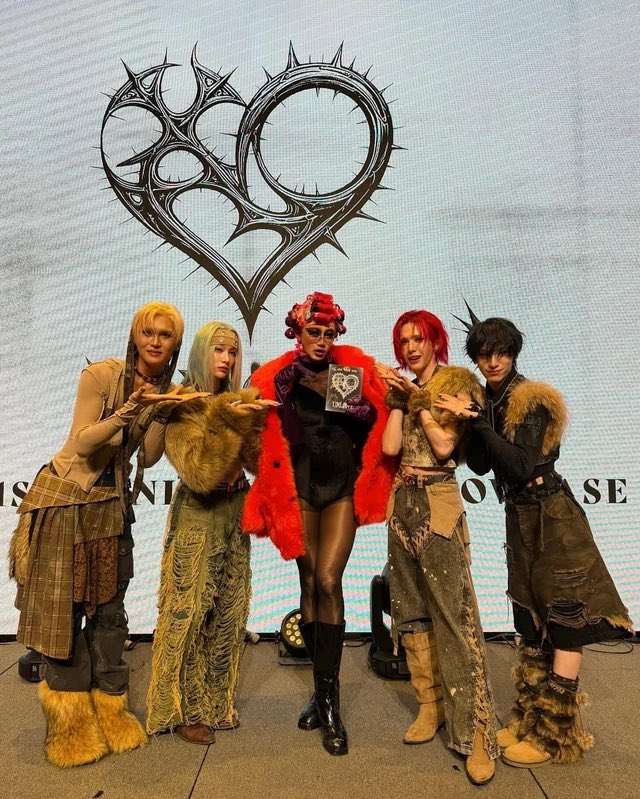 theo 🐏 tweet media