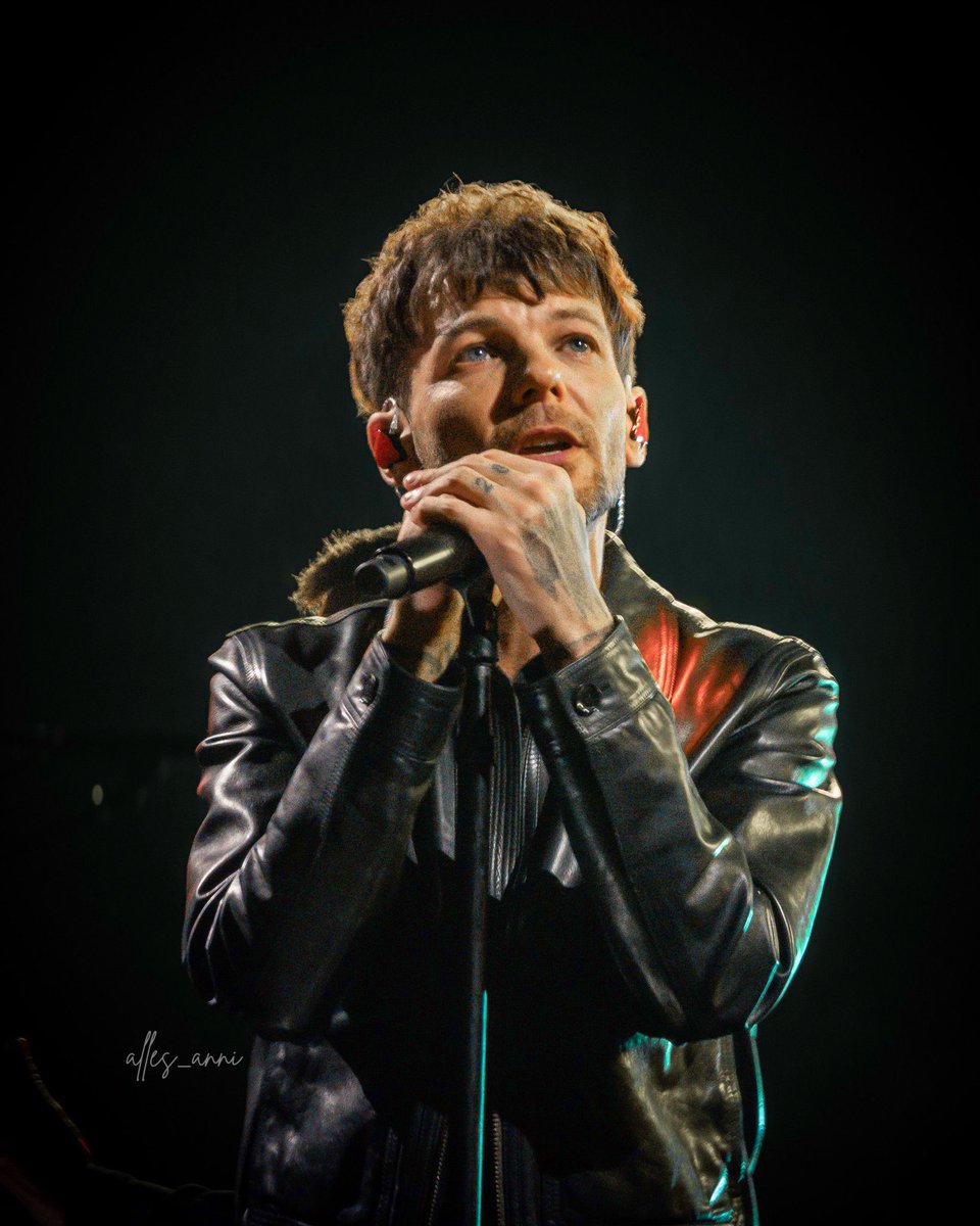 dios creó a los hombres y como disculpa nos mando a louis tomlinson