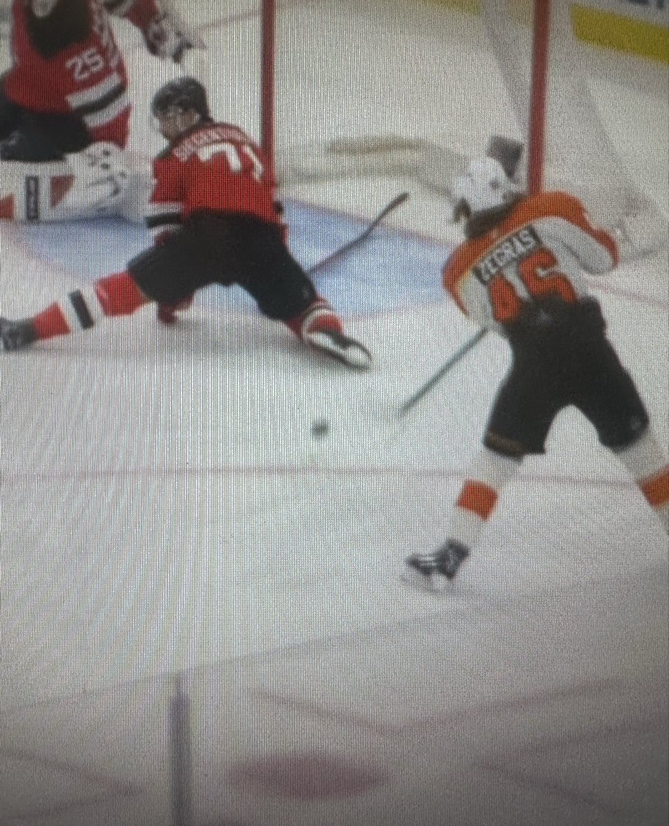 IslesCave tweet media