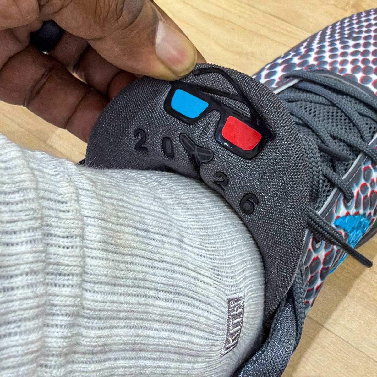 Mr_Miller1's tweet image. An UNDS in 🔵🔴3D 🔵🔴 via the court..

Another reason why this Kobe silhouette remains in the Top 5 shoes worn in the NBA. They just READY!!! 

#MillerApproved 

#Kobe #kobebryant #nike #mambamentality #kotd #sneakerhead @Nike @nikebasketball