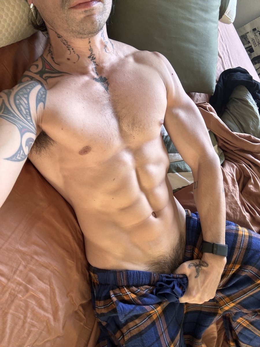 _adam_exe_'s tweet photo. Almost time for winter jammies https://t.co/UdYNVh80uI