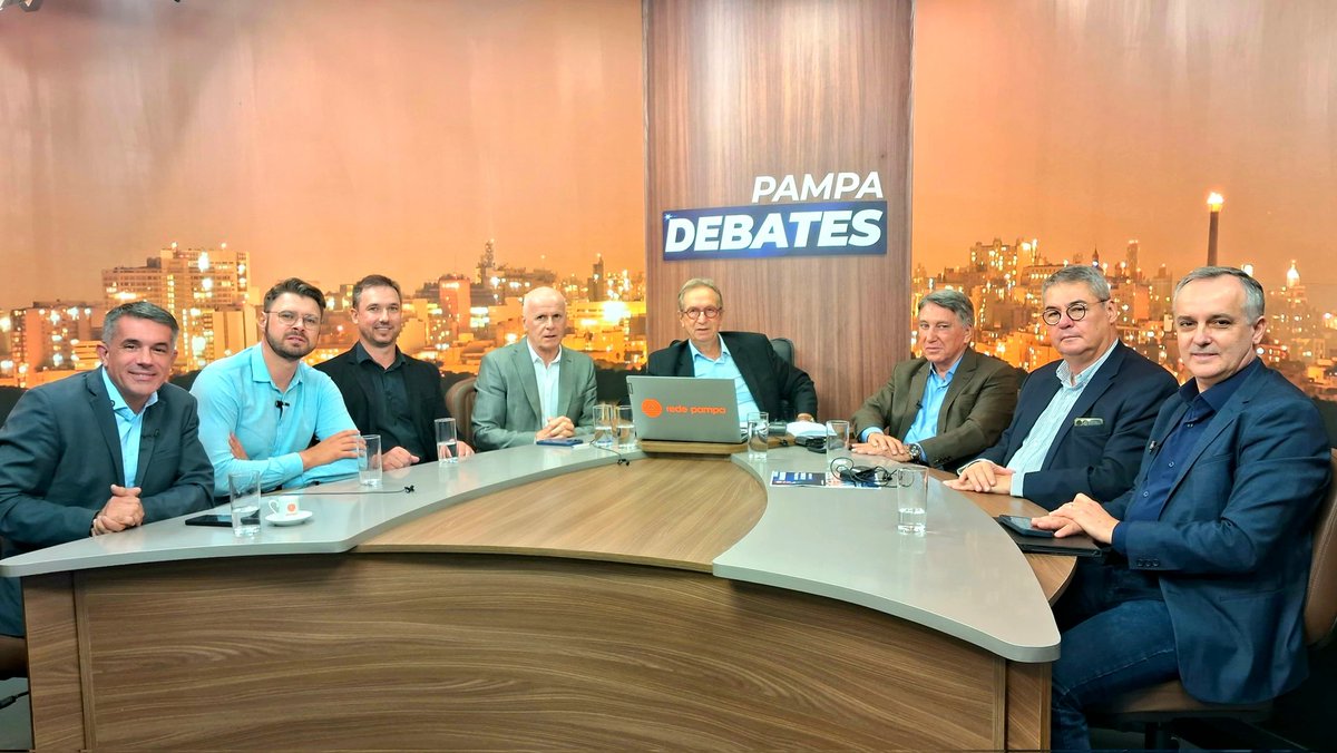 pampa_debates's tweet photo. No programa de hoje, a bancada reuniu convidados para discutir temas da atualidade, com análises sobre reconstrução, gestão pública e os desafios para o desenvolvimento do Rio Grande do Sul. https://t.co/SEKj2xgf4d