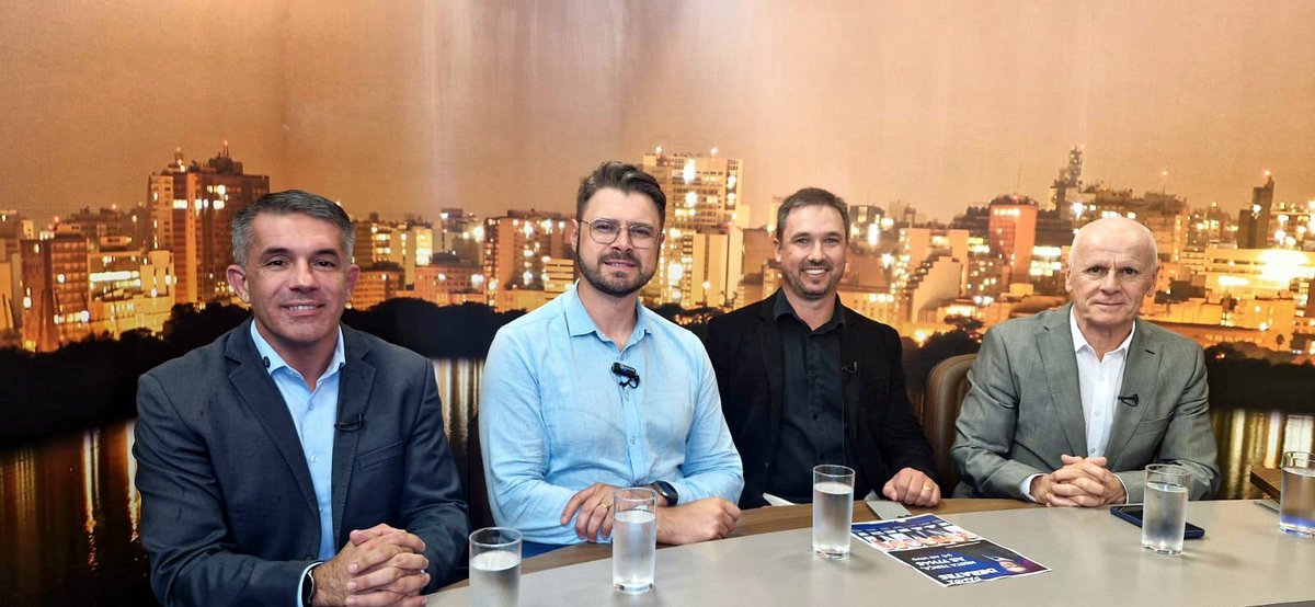 pampa_debates's tweet photo. No programa de hoje, a bancada reuniu convidados para discutir temas da atualidade, com análises sobre reconstrução, gestão pública e os desafios para o desenvolvimento do Rio Grande do Sul. https://t.co/SEKj2xgf4d