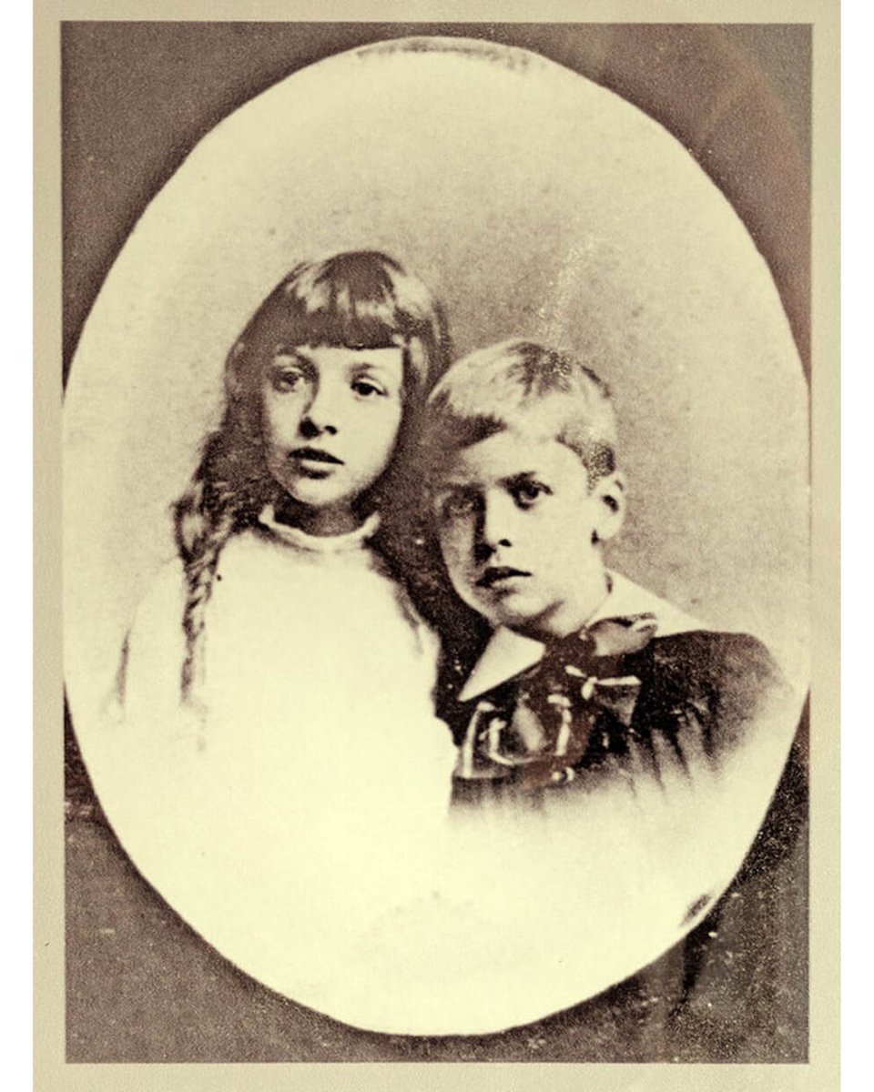 Edward Hopper House tweet media